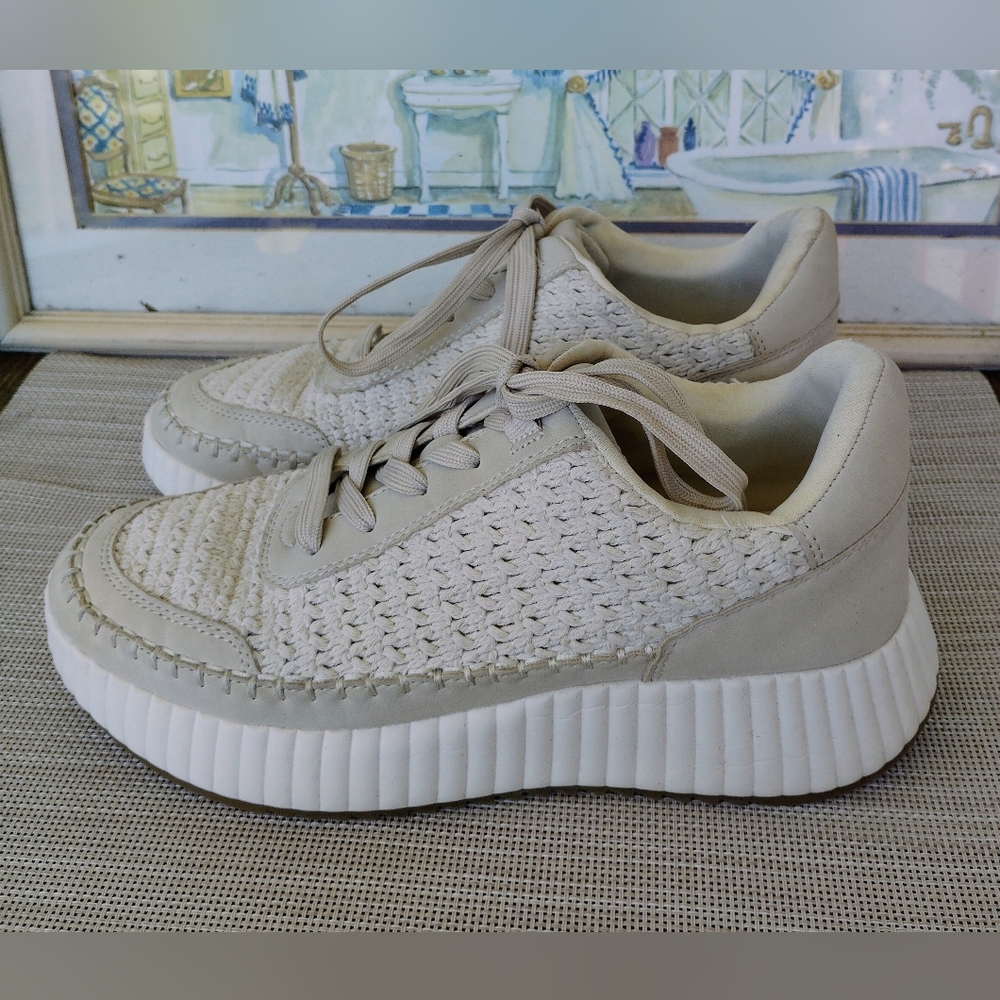 Dolce Vita "Fredi" Sandstone Crochet-Knit Platform Fashion Sneakers. Size 8.5.
